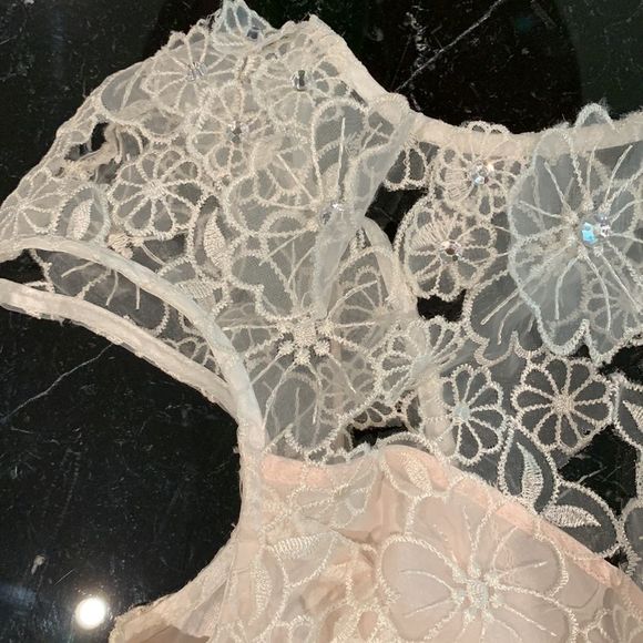 Lace dress Lipsy London, light pink, low cut back, perfect condition - Picture 6 of 10